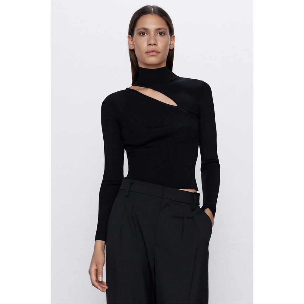 🚫SOLD🚫 ZARA Cut Out Top